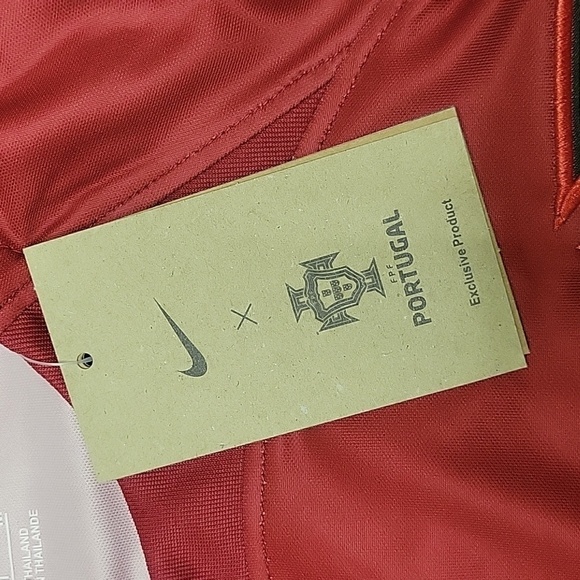 NIKE Portugal Soccer Jersey Stadium Home (Cristiano Ronaldo) - Men's - Picture 9 of 11